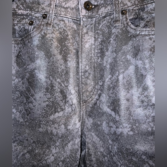RAG & BONE
Nina High-Rise Cigarette Jeans in Snake Print - Picture 13 of 16